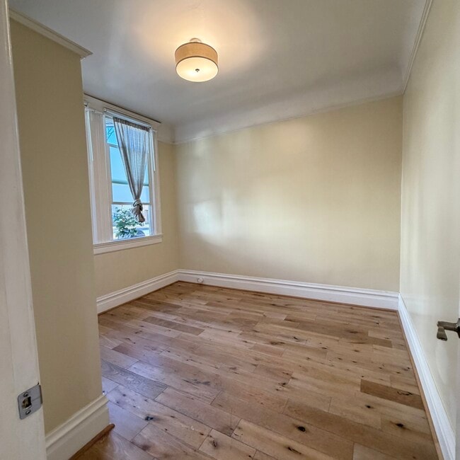 Building Photo - 2394 Bryant St