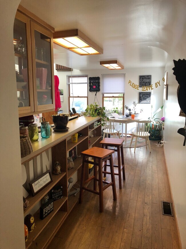 Foto del edificio - 3 Bedroom Available August 2026; Monthly r...