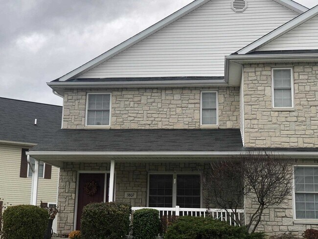 Building Photo - 3807 E Cobble Creek Dr
