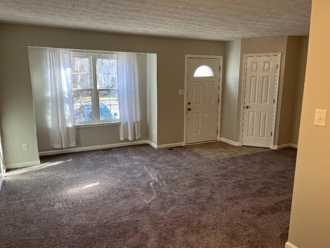 Building Photo - 225 Sherando Cir