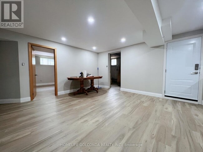 Building Photo - 17 Dowling Cir