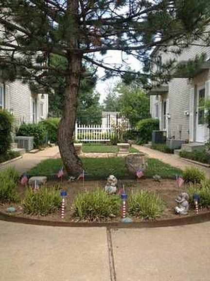 Courtyard - Harvard Gardens Condominiums