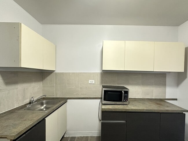 Foto del edificio - 7149 S Constance Ave