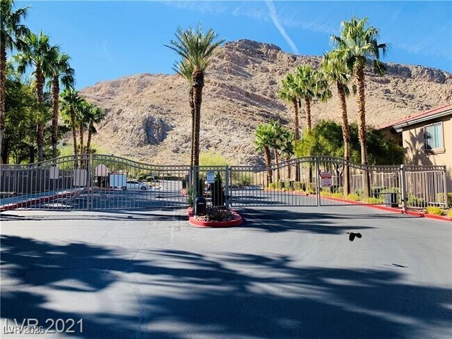 Foto del edificio - 3355 Cactus Shadow St