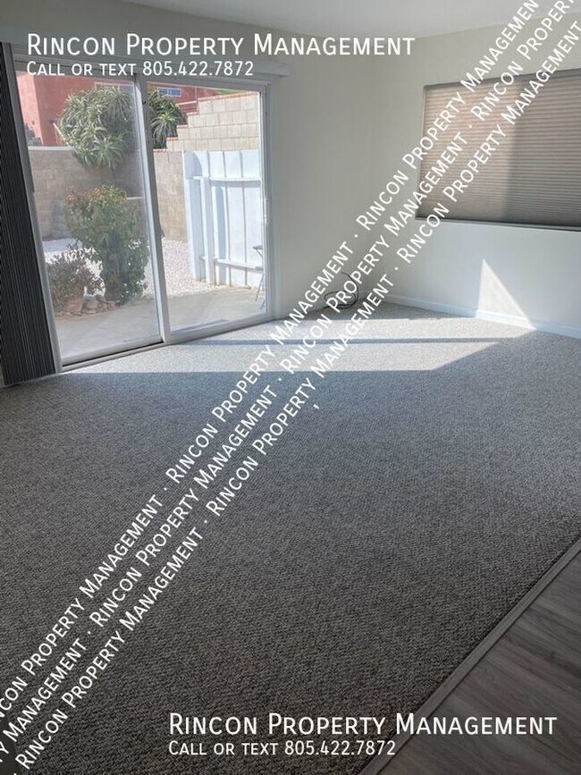 Building Photo - Stunning Beachfront Modern Duplex!!