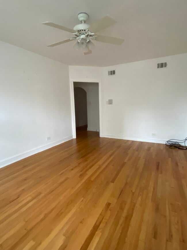 Building Photo - 4005 W Nelson St
