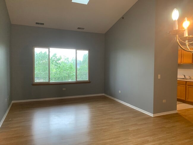 Building Photo - 941 N Swift Rd