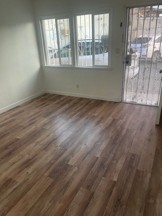 Sala de estar - 6027 Heliotrope Ave