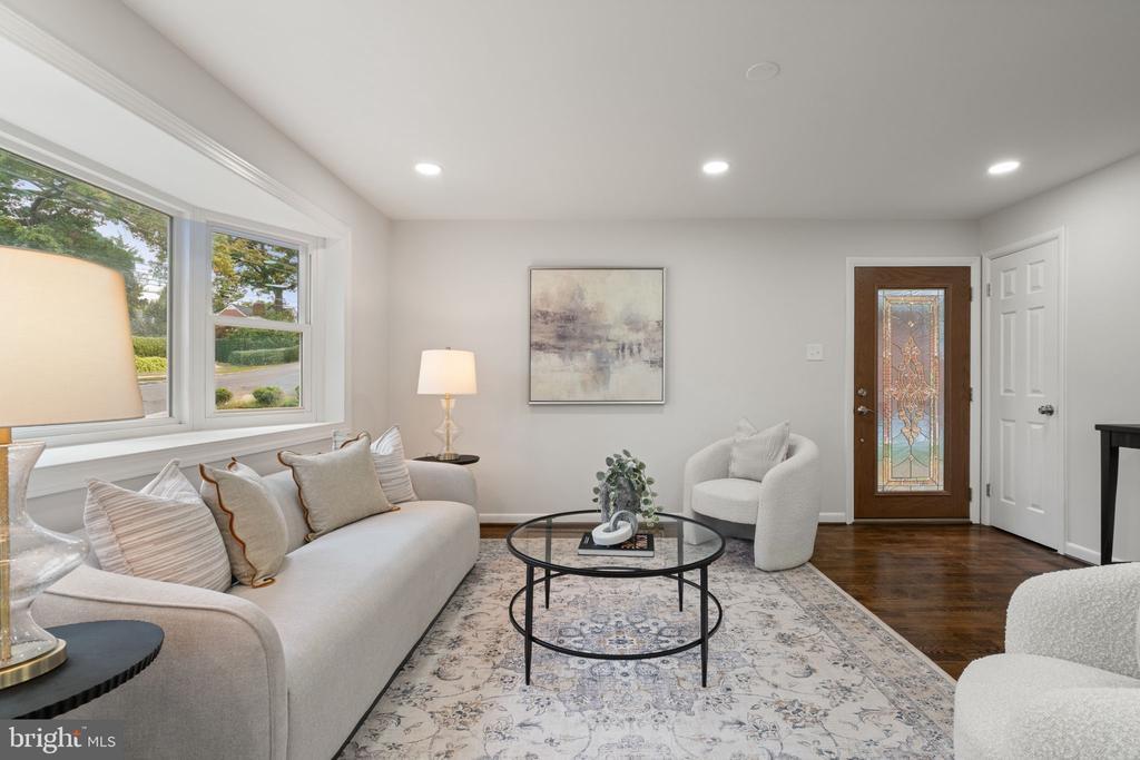 Foto principal - 2711 Groveton St