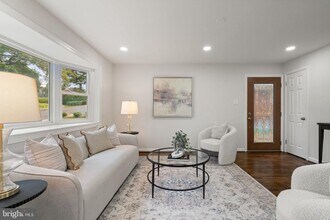 Building Photo - 2711 Groveton St