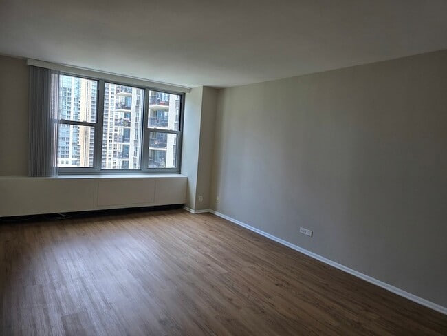 Photo - 400 E Randolph St Apartment