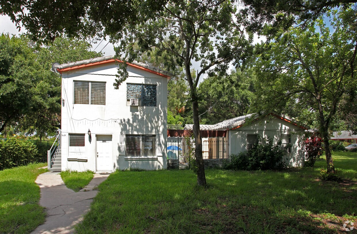 Building Photo - Edgewood Manor
