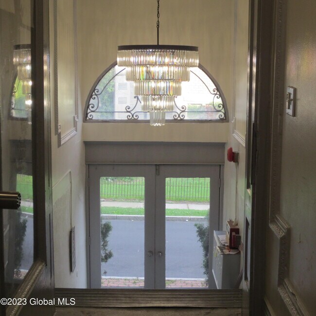 Building Photo - 9 St Joseph's Terrace
