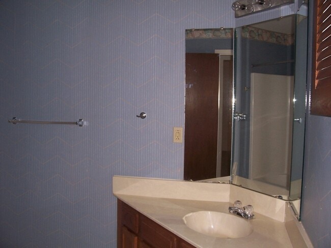 Building Photo - Convenient Location in Bluewater Bay!