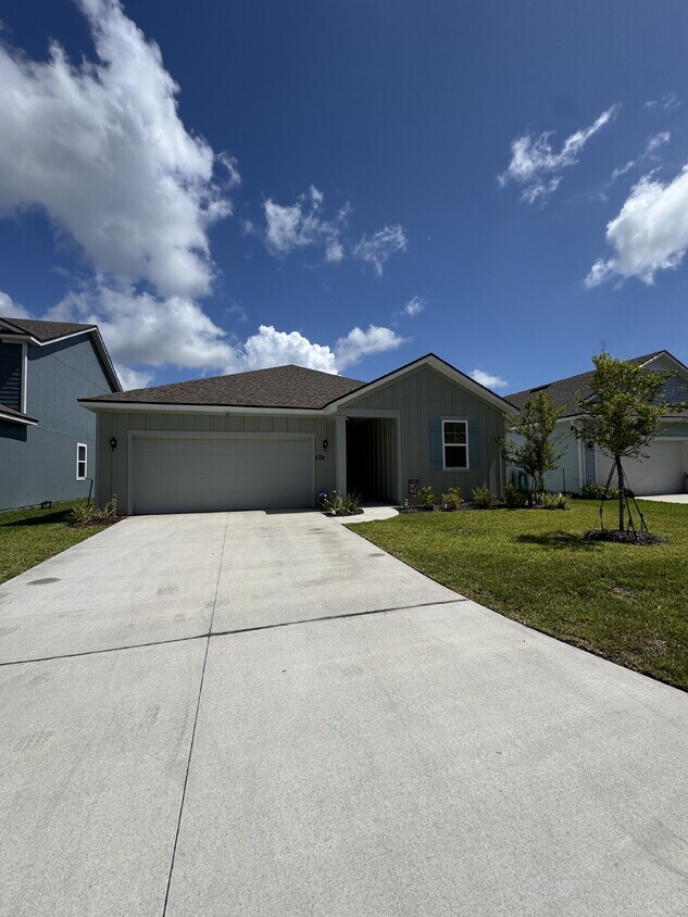 Foto principal - For Rent | Like-New 3 Bedroom, 2 Bath Home...