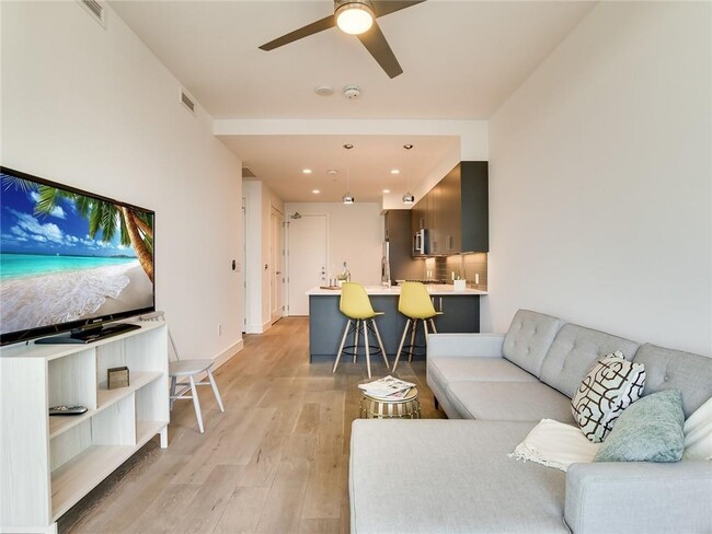 Building Photo - 222 West Ave