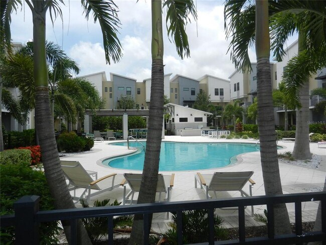 Foto del edificio - 1221 25th Ln N