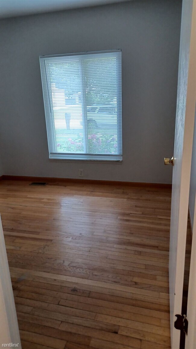 Building Photo - 3 br, 2 bath House - 43929 McLean Dr 43929...