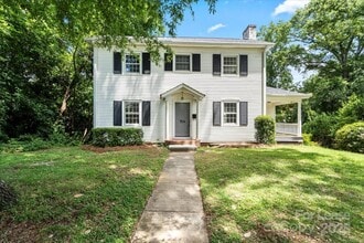 Building Photo - 904 Edgewood Cir