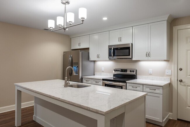 Foto del edificio - 319-321 West 5th Street