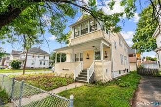 Building Photo - 139 Richards St
