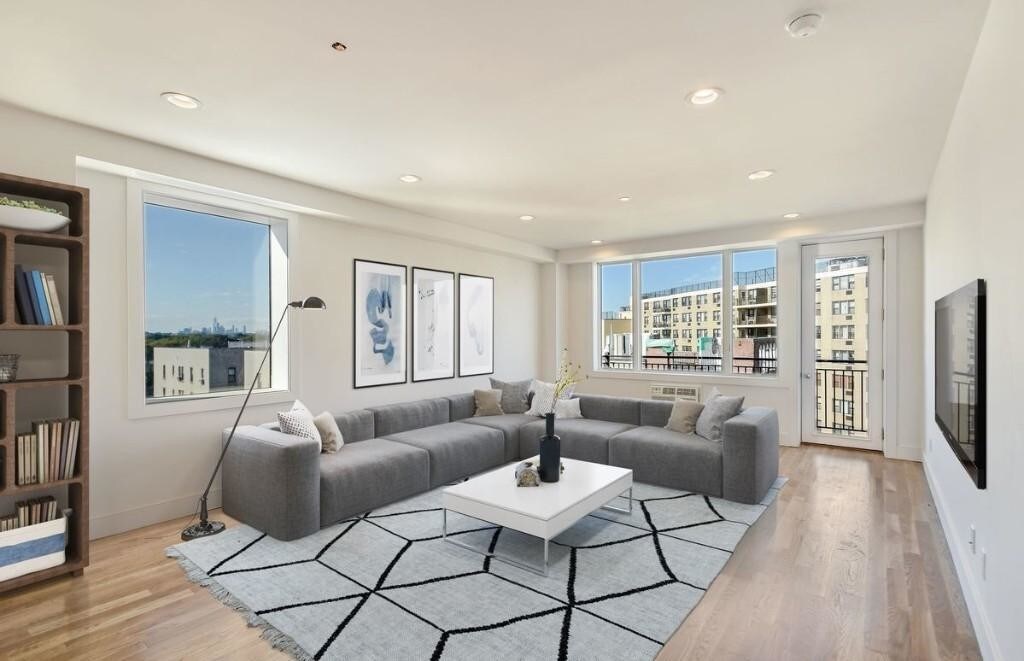Foto del edificio - 1288 E 19th St