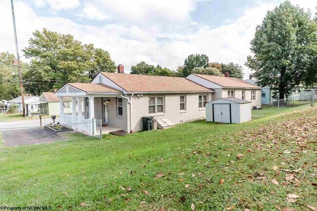 Fenced-In Yard - 339 Riverview Ave