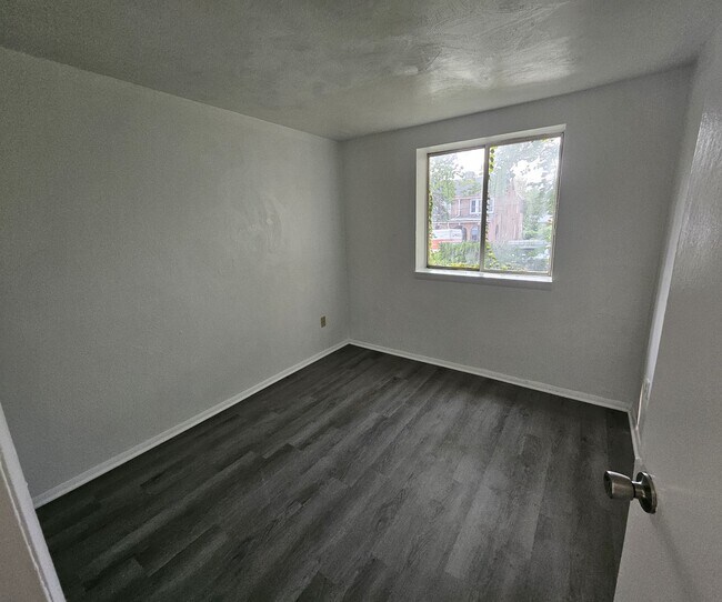 Foto del edificio - 1023 Wallace Ave