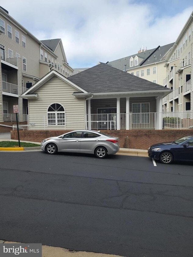 2663 Manhattan Plz Unit 107, Vienna, VA 22180 Condo for Rent in