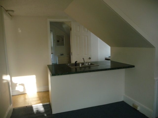 Building Photo - 372 Farnsworth Ave