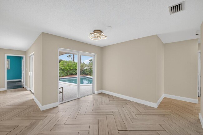 Foto del edificio - 1460 NE 57th Ct