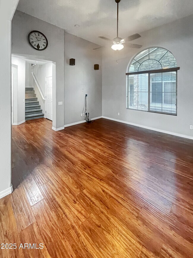 Foto del edificio - 2143 W Le Marche Ave