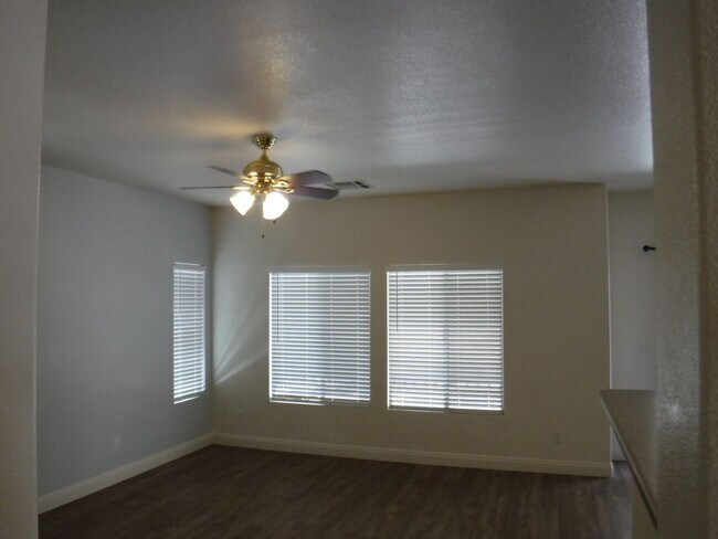 Foto del edificio - 2 STORY HOME IN GATED COMMUNITY