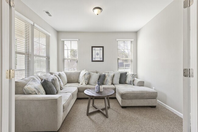 Foto del edificio - 400 Fairway Dr