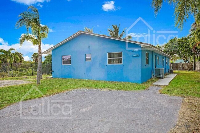 Foto del edificio - 13753 Oleander Ave