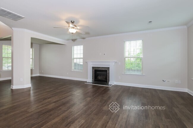 Building Photo - 113 Knoll Ct