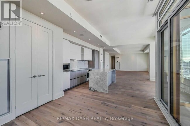 Photo du bâtiment - 151 Avenue Rd