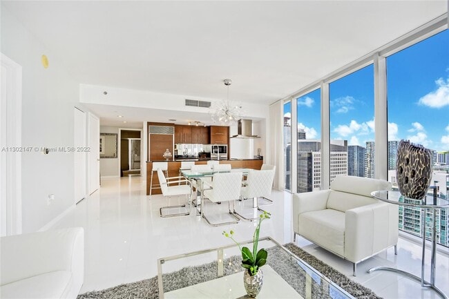 Building Photo - 495 Brickell Ave