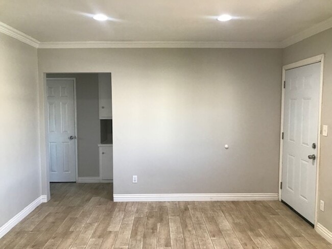 Building Photo - RUNNYMEDE