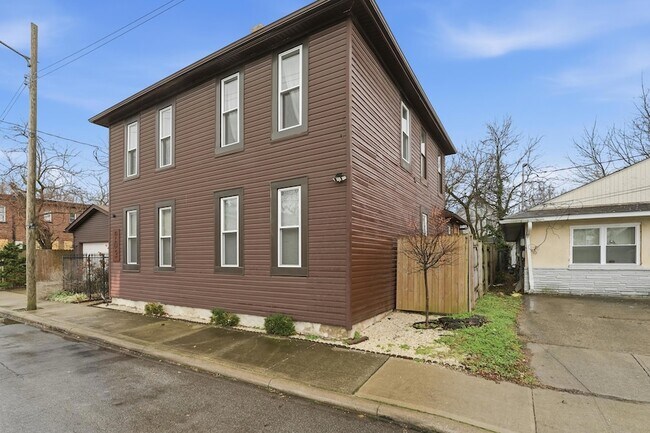 Building Photo - 905 McAllister Ave