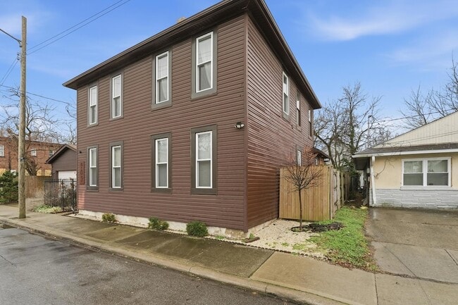 Foto del edificio - 905 McAllister Ave