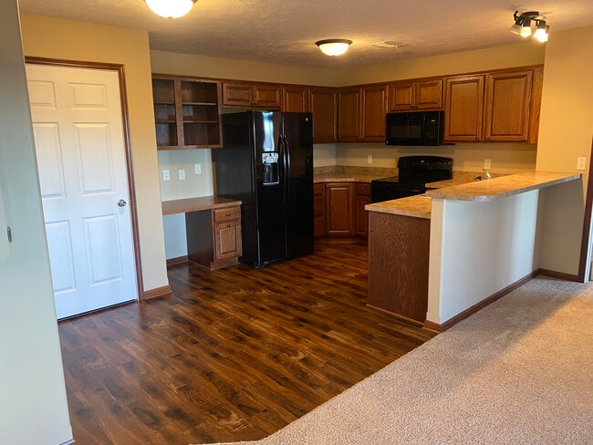 Foto del edificio - 1619 E Military Ave