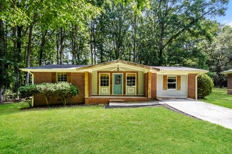 Building Photo - 2116 Terry Ln