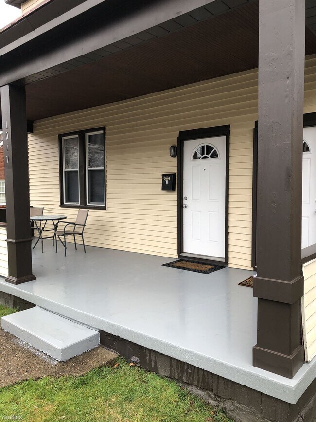 Building Photo - 2 br, 1 bath Duplex - 1017 Tweed St