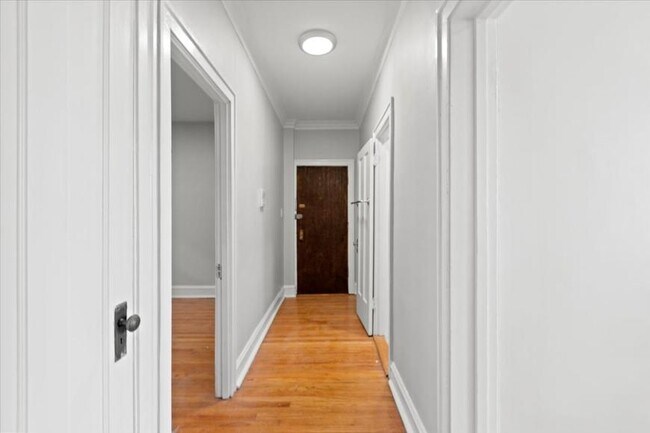 Building Photo - 1 bedroom in Chicago IL 60618