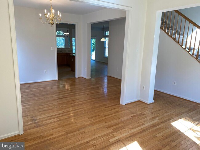 Foto del edificio - 82 Monument Ct