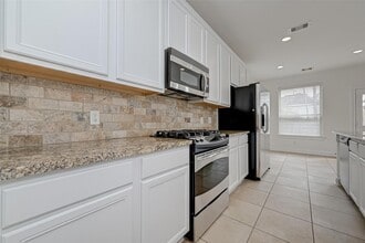 Building Photo - 71 N Rocky Point Cir