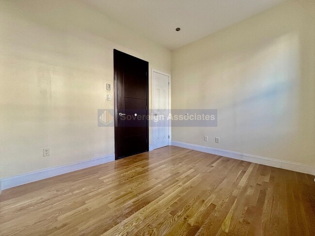 Foto del edificio - 216 W 108th St