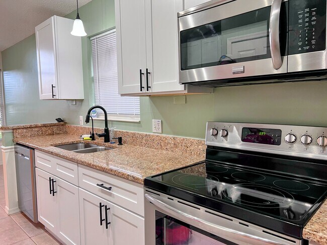 Kitchen 1 - 105 Brown Crane Ct