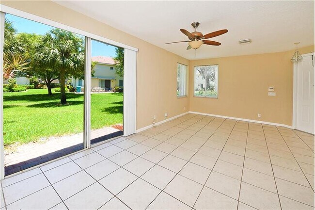 Foto del edificio - 3021 N Evergreen Cir